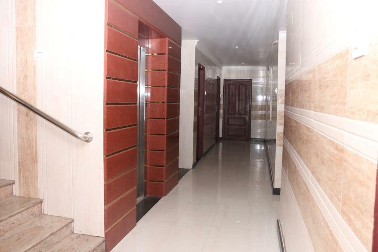 Saravanas Lodge Tiruchchendūr Buitenkant foto