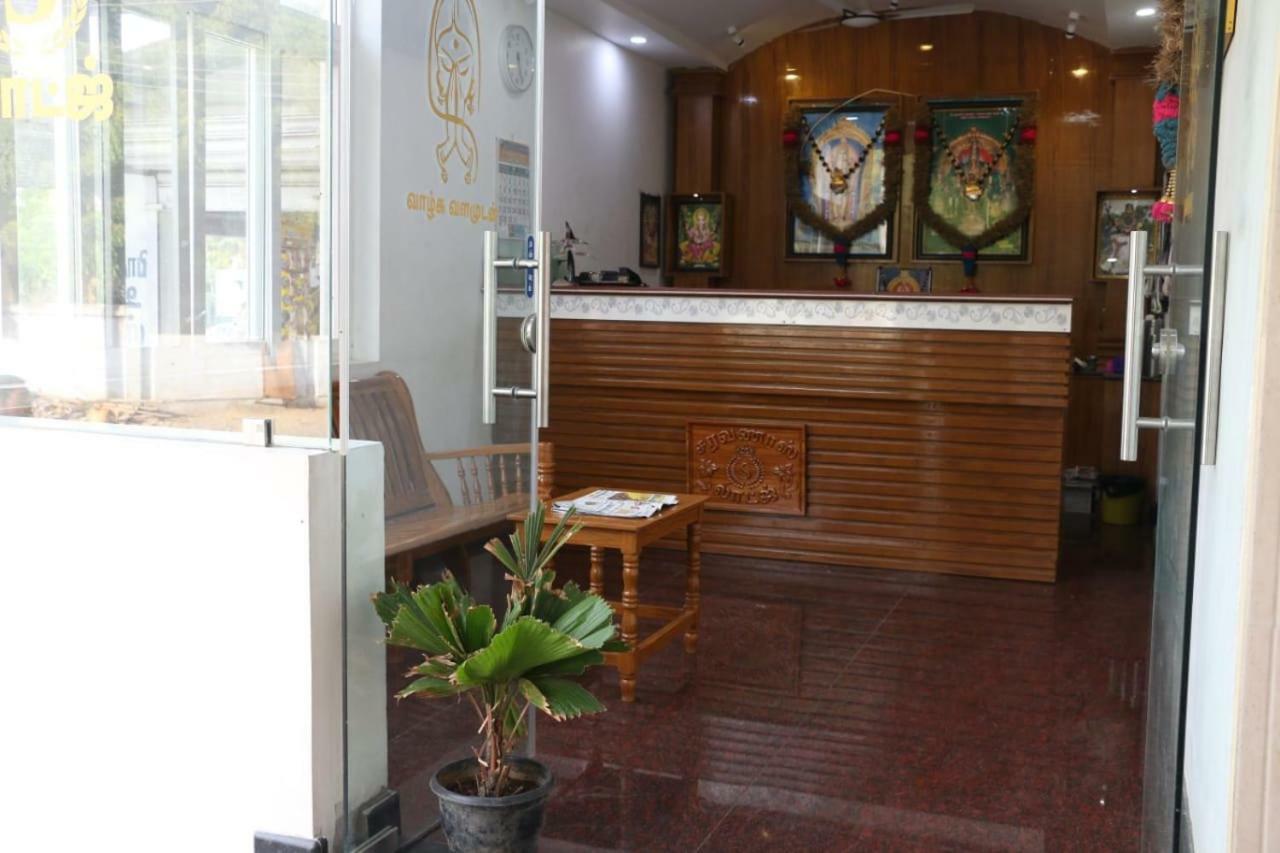 Saravanas Lodge Tiruchchendūr Buitenkant foto