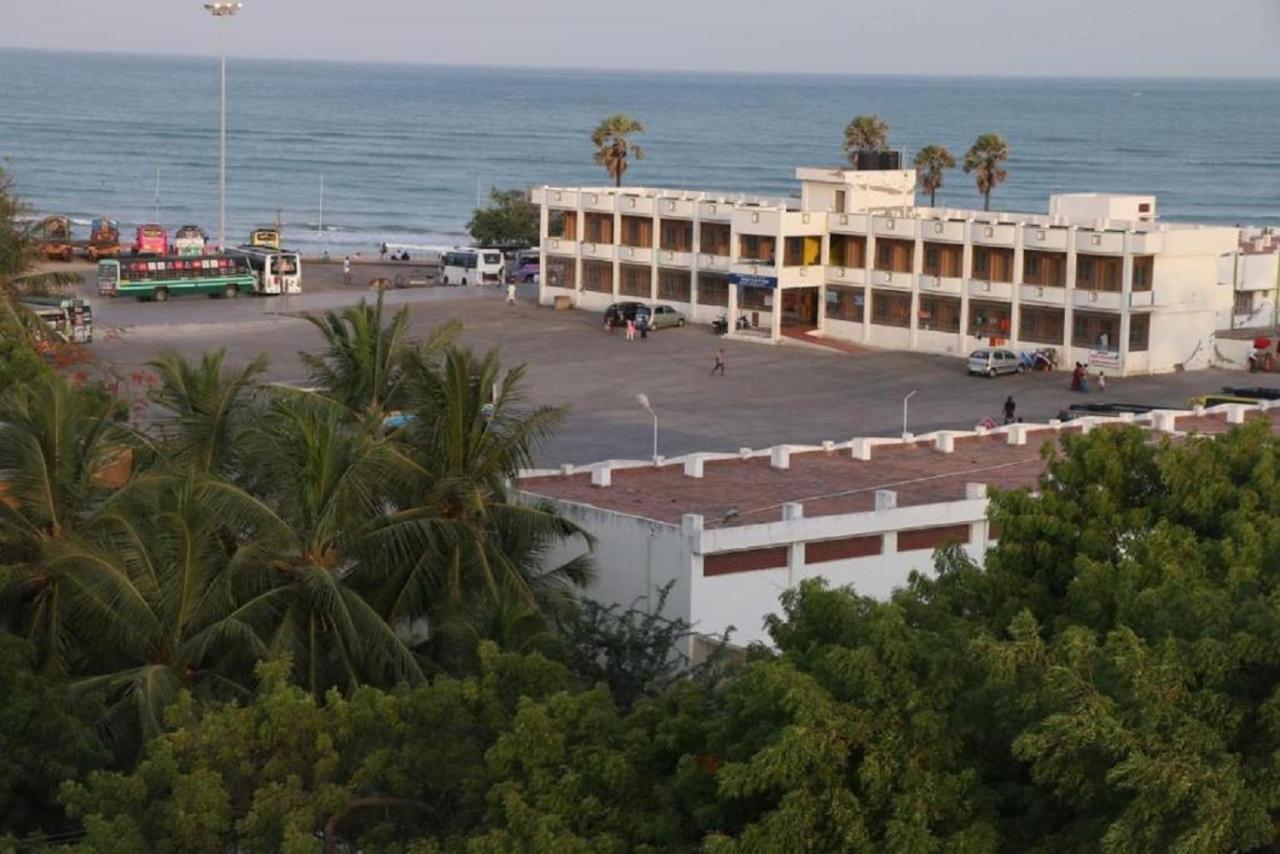 Saravanas Lodge Tiruchchendūr Buitenkant foto
